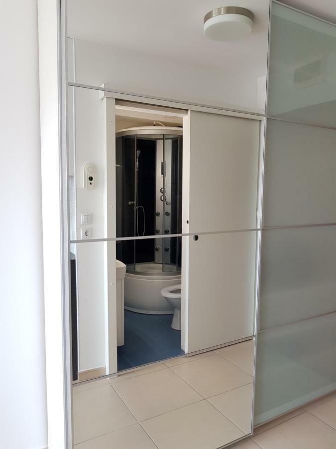 Cozy&Elegant New Studio In Bukarest Eksteriør billede